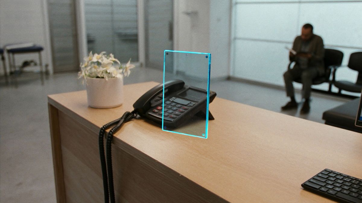 Recepción de una clínica con el teléfono sobre el mostrador